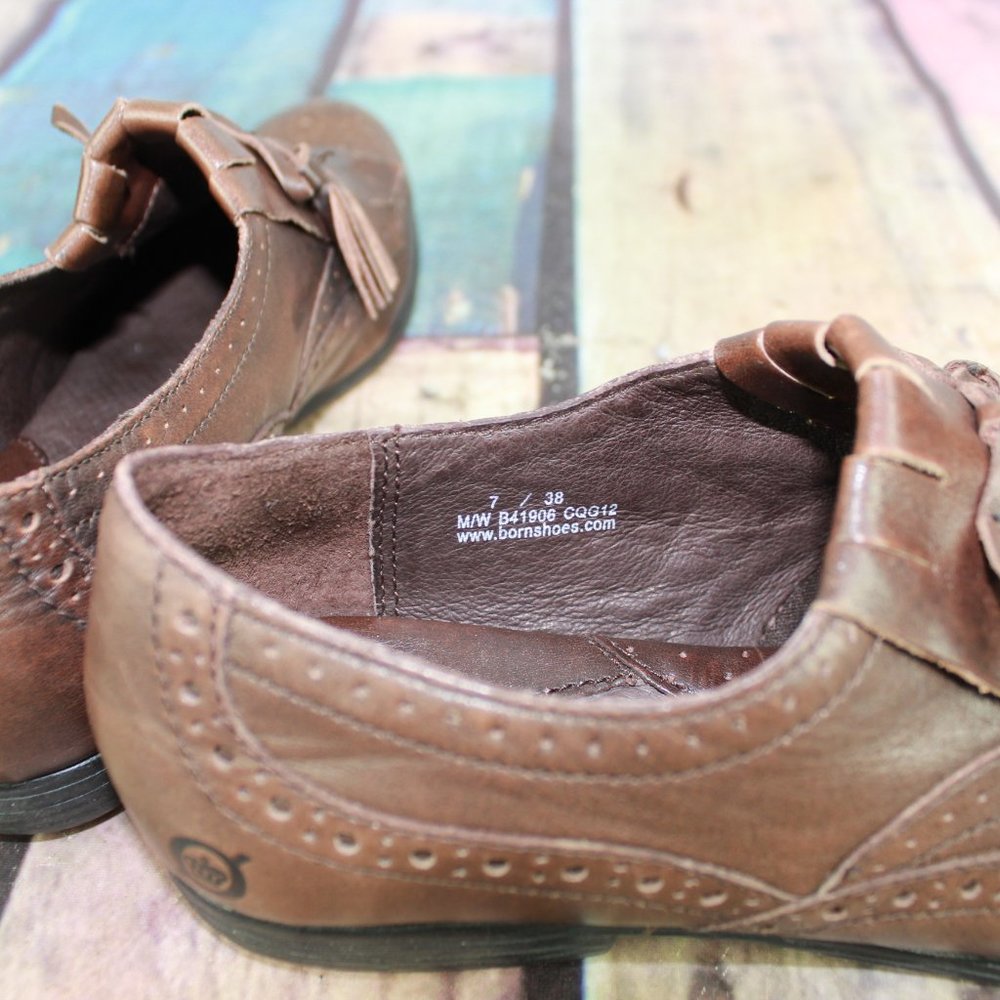 BORN Wingtip Tassel Kiltie Loafers Size 7 / 38 - Picture 8 of 9